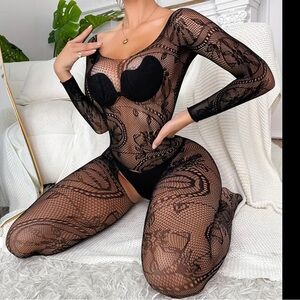 Black Hollow Out Floral Pattern Long-Sleeve Fishnet Bodysuit